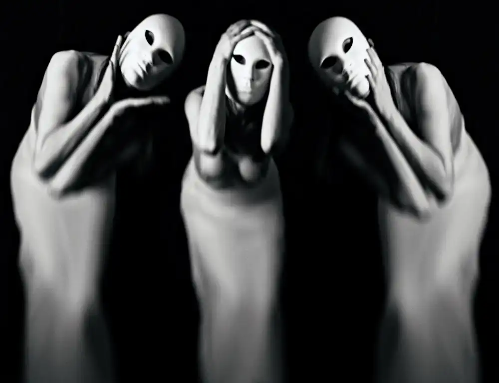 Bouşcă, Bogdan: The birth Fates