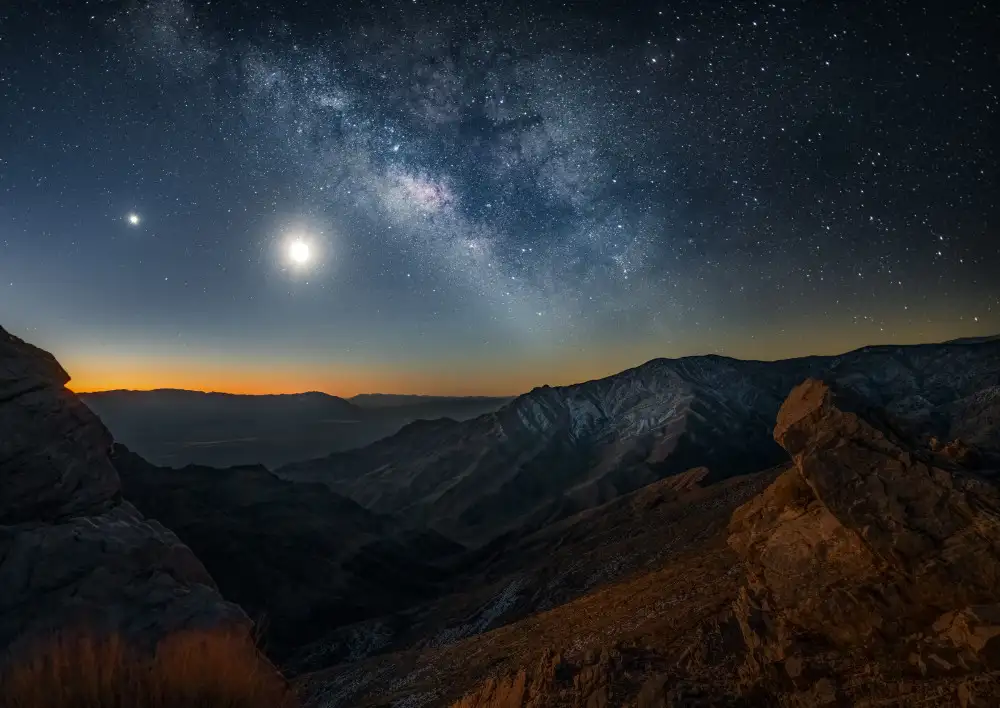 Yang, Jianping: When the  Moon Meet the Milky Way