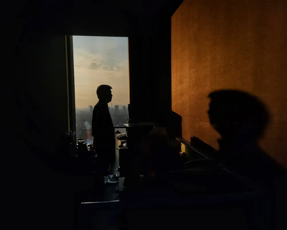 Jo, Rahel: Man, Silhouette and Shadow