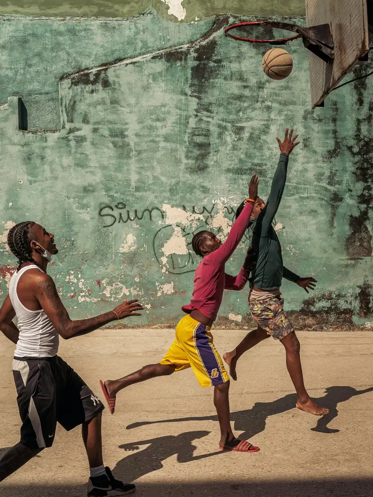 Bauer, Andreas: Playing Basketball