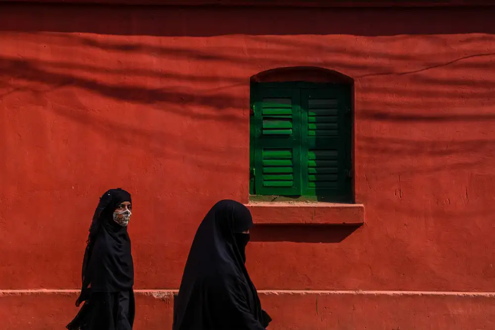 Biswas, Kuntal: Eye contact