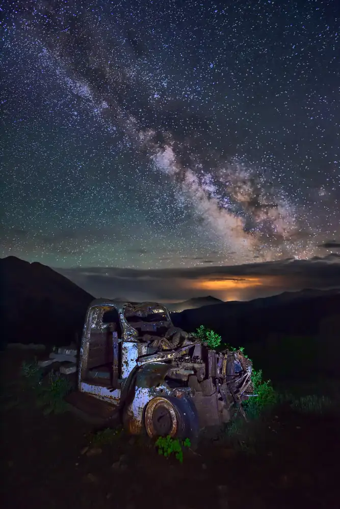 Xu, Mei: Milky Way over Rusted Truck