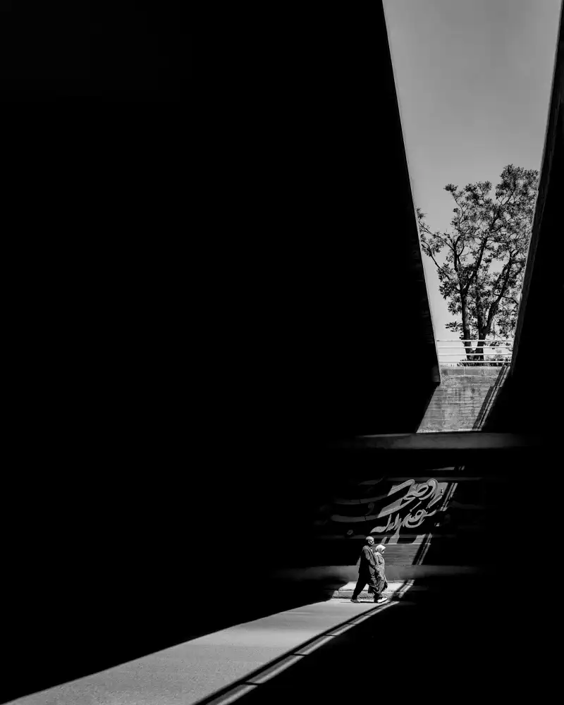 Qadermazi, Arastoo: under the bridge