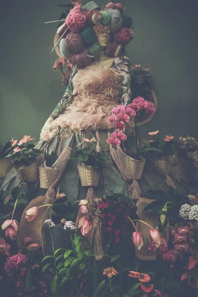 Laat, de Bernardine: Different Woman