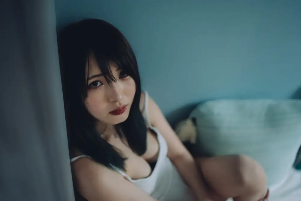 h112o1: la ragazza