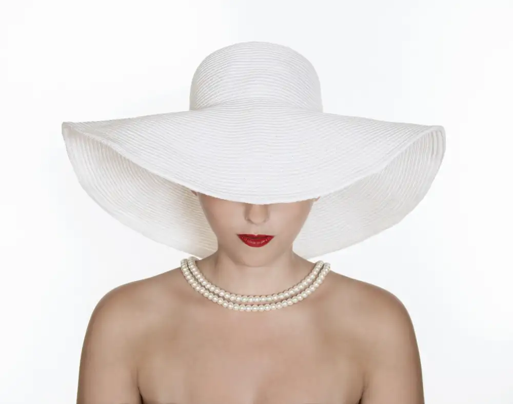 Pentony, Pauline: Fashion in White