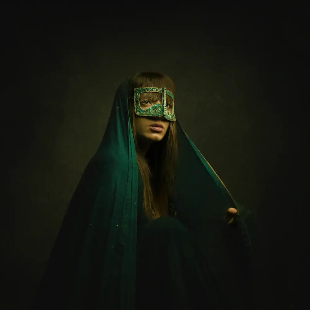 Hasheminasab, Moein: Ragazza persiana