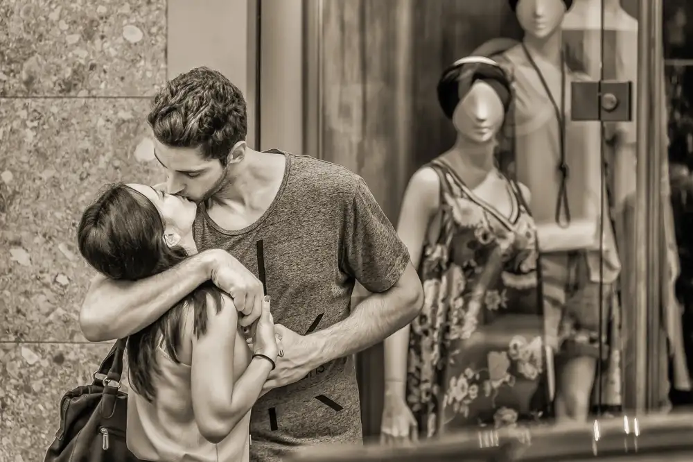 Thanasaki: About a Kiss