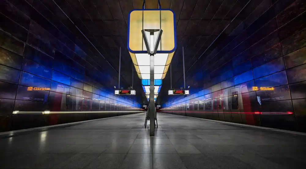 Schade, Peter: Station