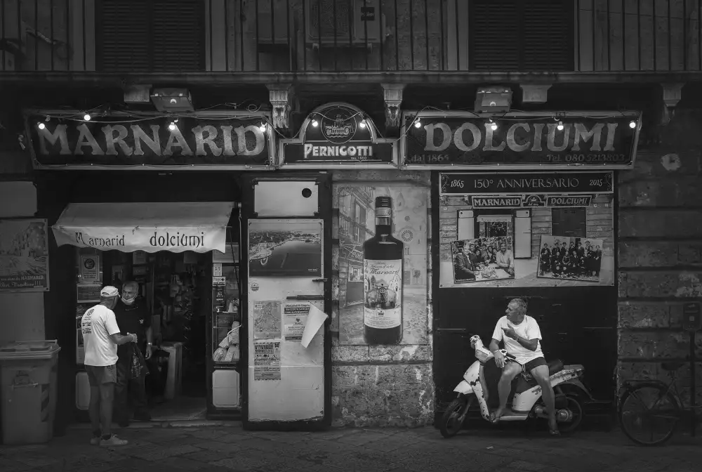 Benjumeda, Pastor Eugenio: Shopping
