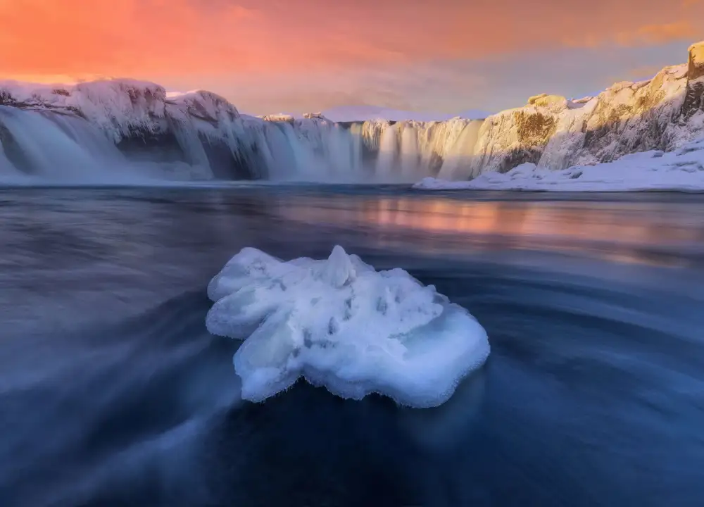 Tang, D. Lisa: Goðafoss Waterfall, Iceland