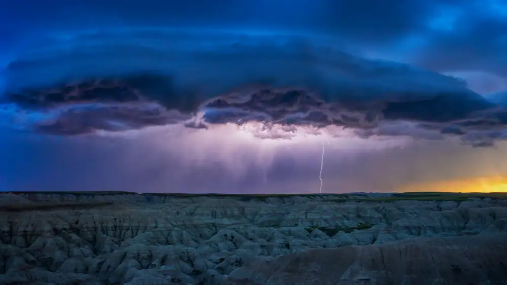 Zuo, Jun: La tempête arrive