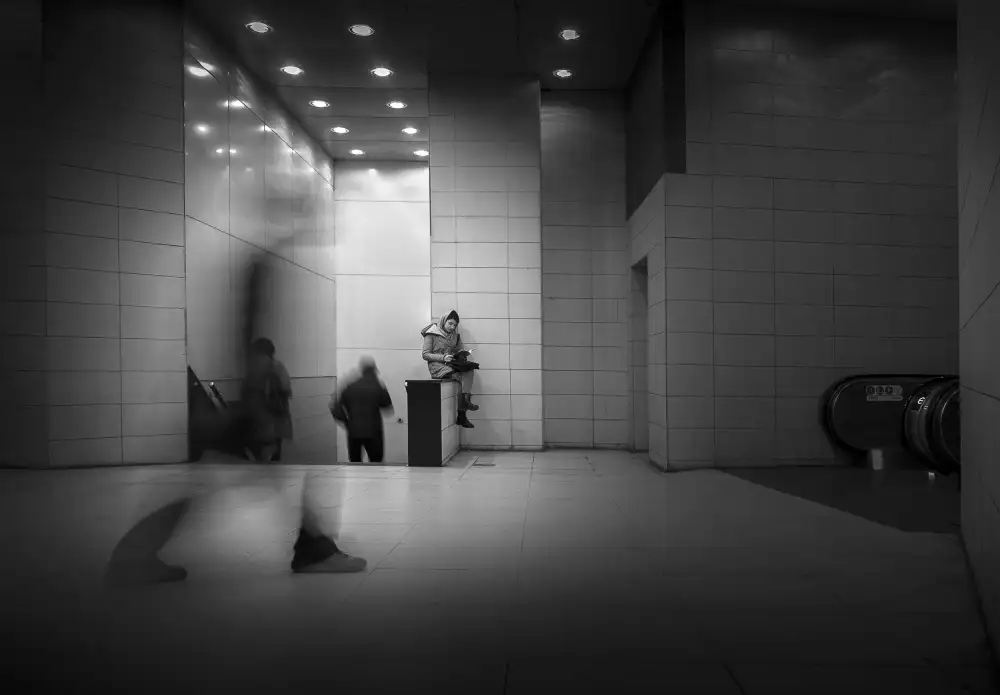 Bahmani, Mitra: Passerby