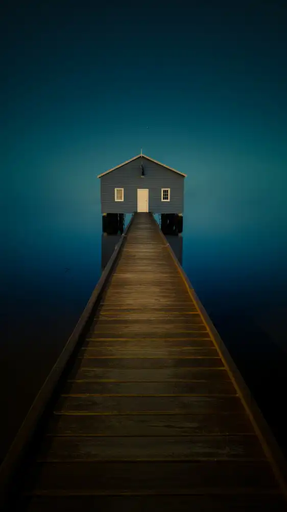 Yu, Zhen James: Little blue boathouse in Perth