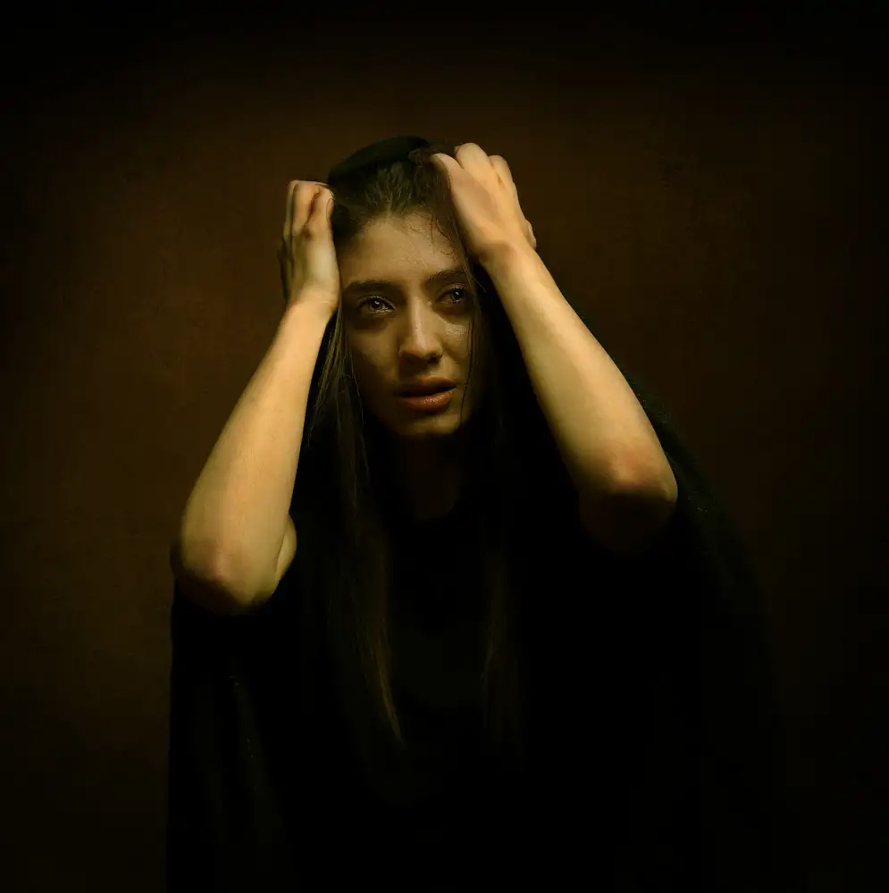 Hasheminasab, Moein: Ragazza persiana