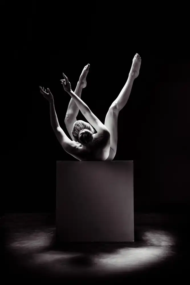 Falik, Ohad: Asymmetric Balance