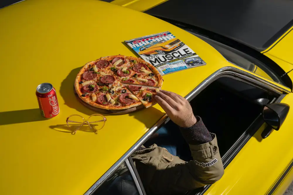 Hamedani, Ardalan: Pizza on Mustang old school