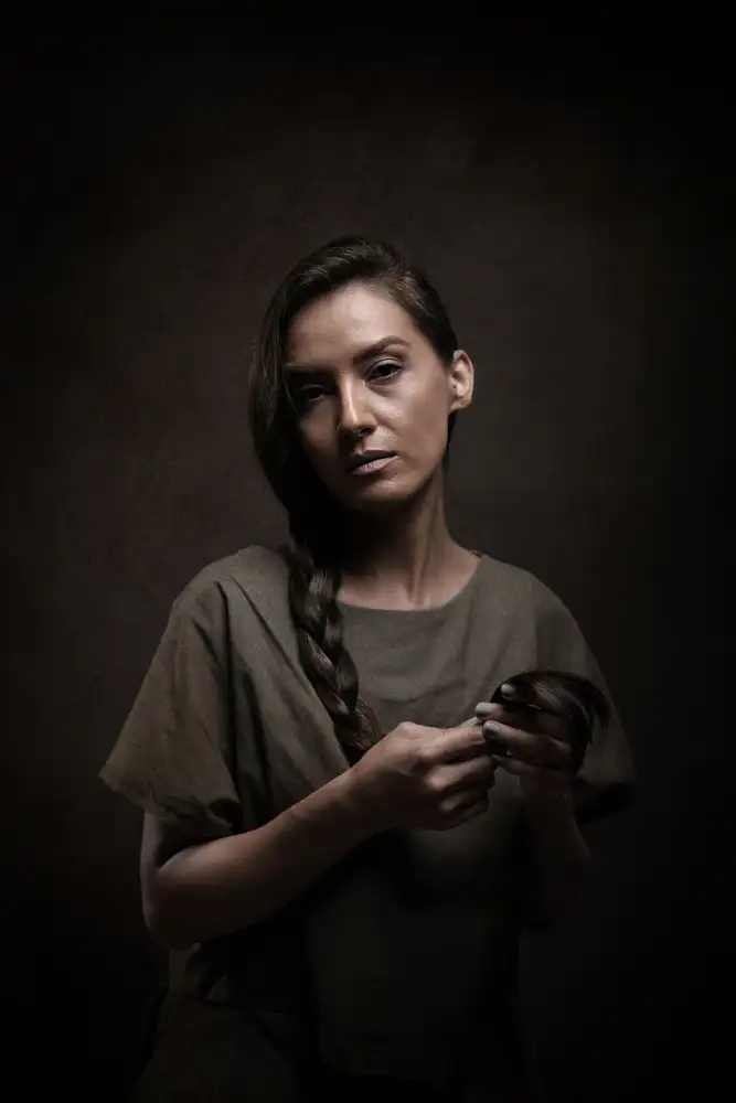 Hasheminasab, Moein: Ragazza persiana