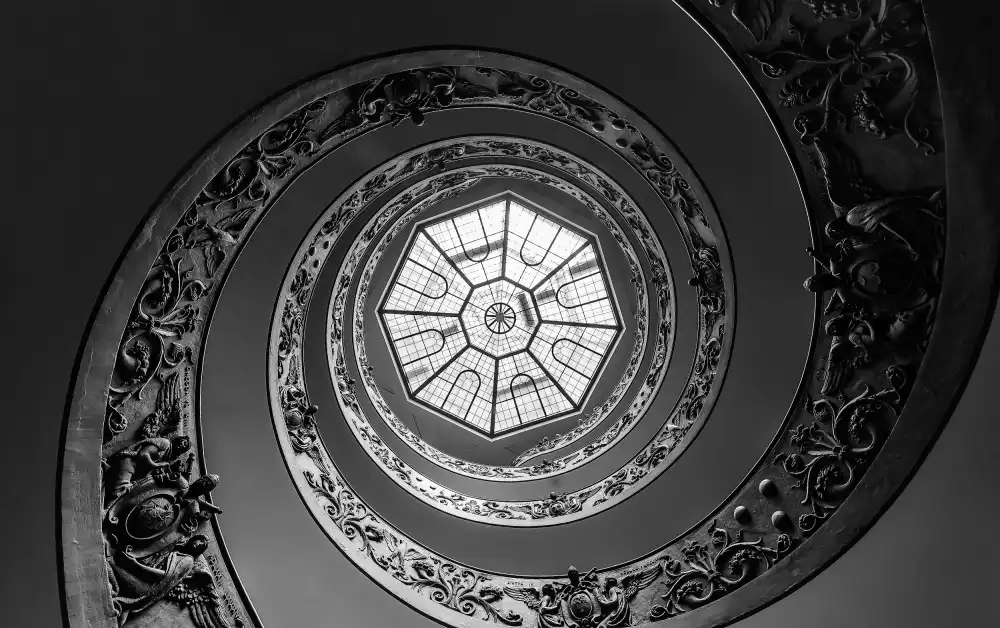 Echteld, Michael: Looking up the winding stairs