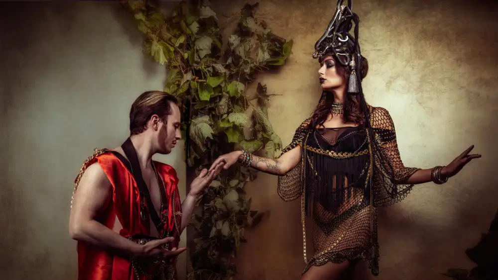 Mighorst, Ineke: The beautiful and dangerous Medusa meets Perseus.