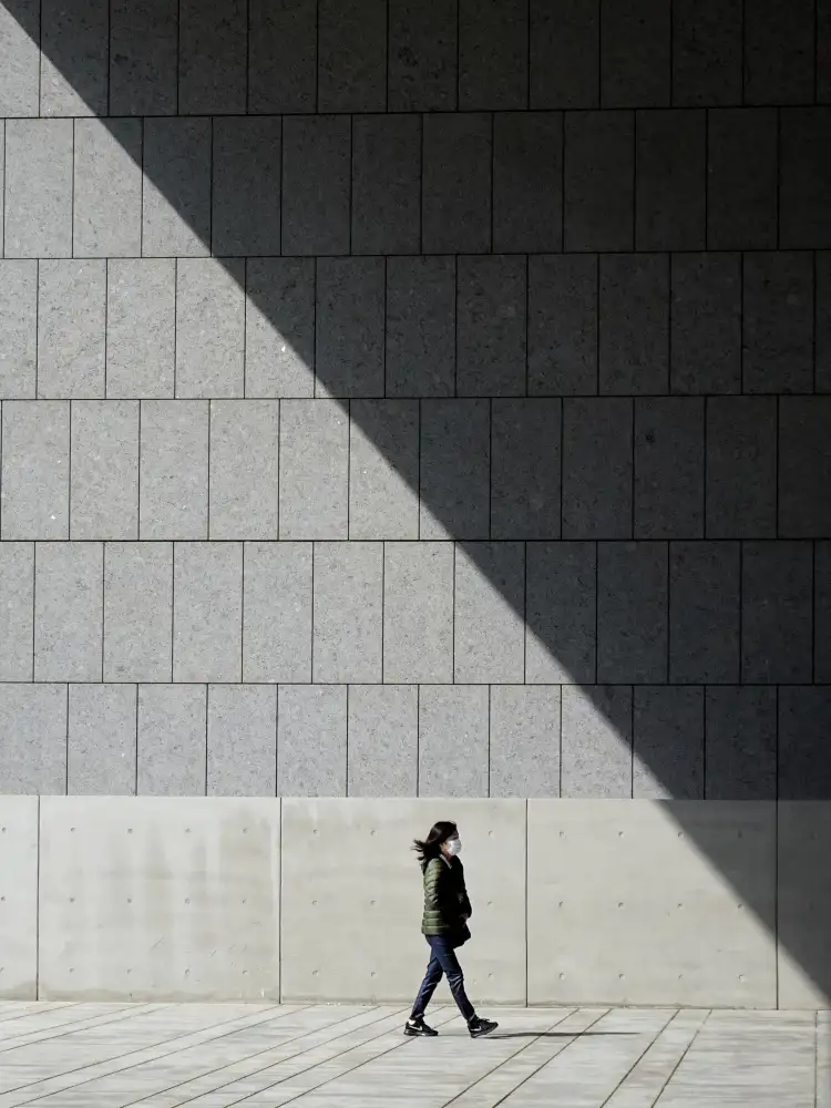Wang, Yi-Tang: Nell'ombra