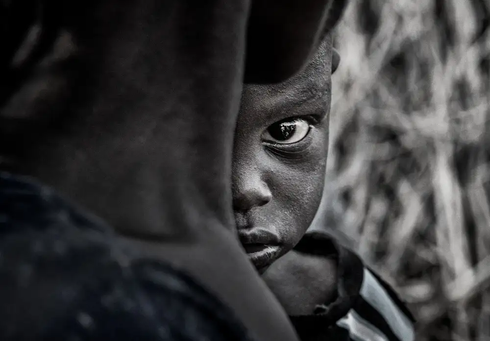 Garmendia, Inazio Joxe: Ilchamus tribe child with his mother - Kenya