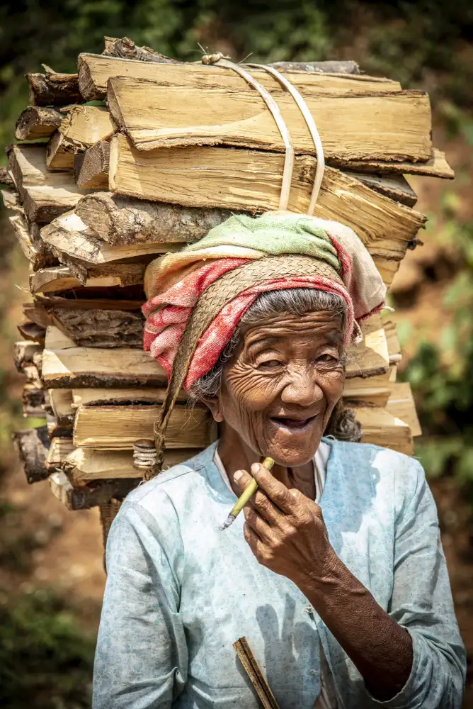 Alcalay, Eyal: The lady with the cigar