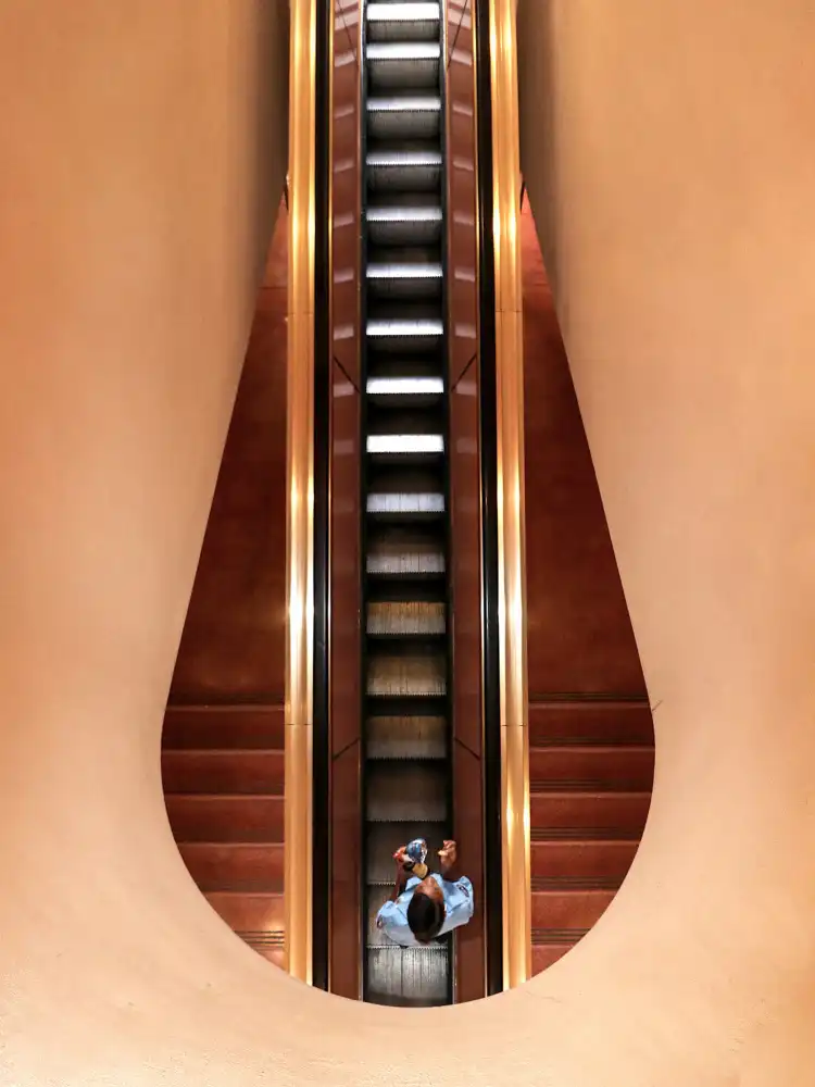 Wechsler, Robin: The view through the keyhole