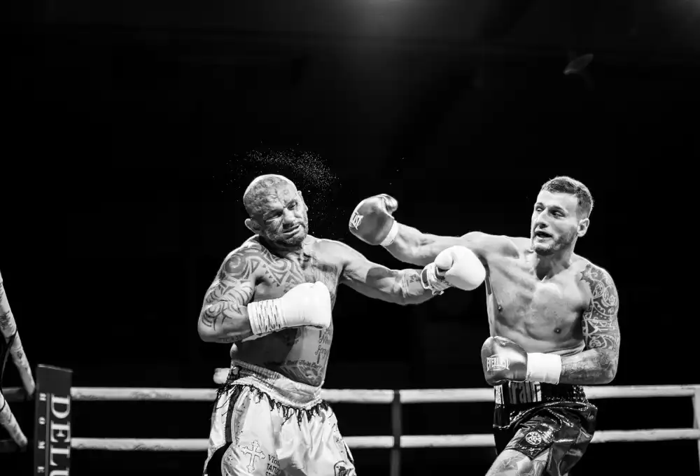 Sørensen, Jørgen: Knockout
