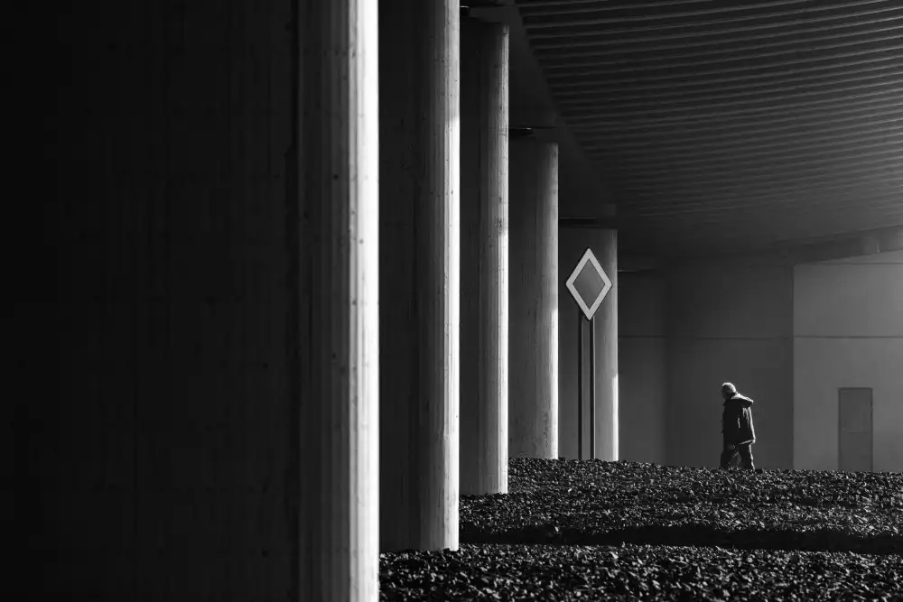 Hrabinsky, Peter: Under the bridge