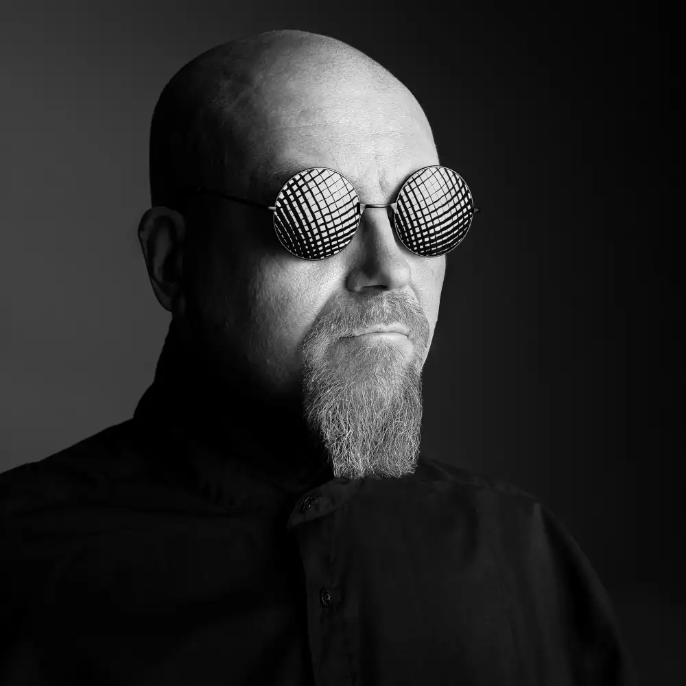 Damstén, Petri: Moucha