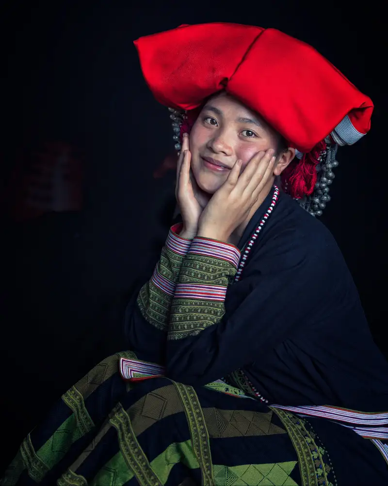 Mikael, Fira: Red Dao Girl