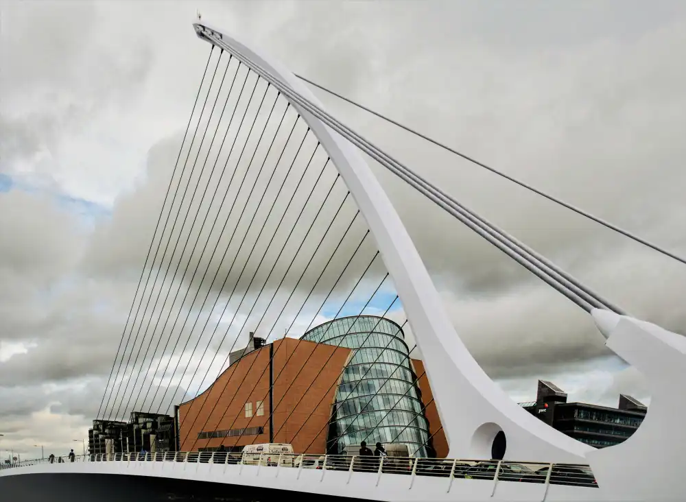 Orbach, Arnon: Samuel-Bekett-Brücke bei Calatrava – Dublin,Irland