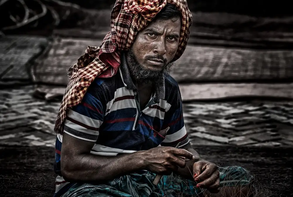 Garmendia, Inazio Joxe: Sewing fishing nets - Bangladesh