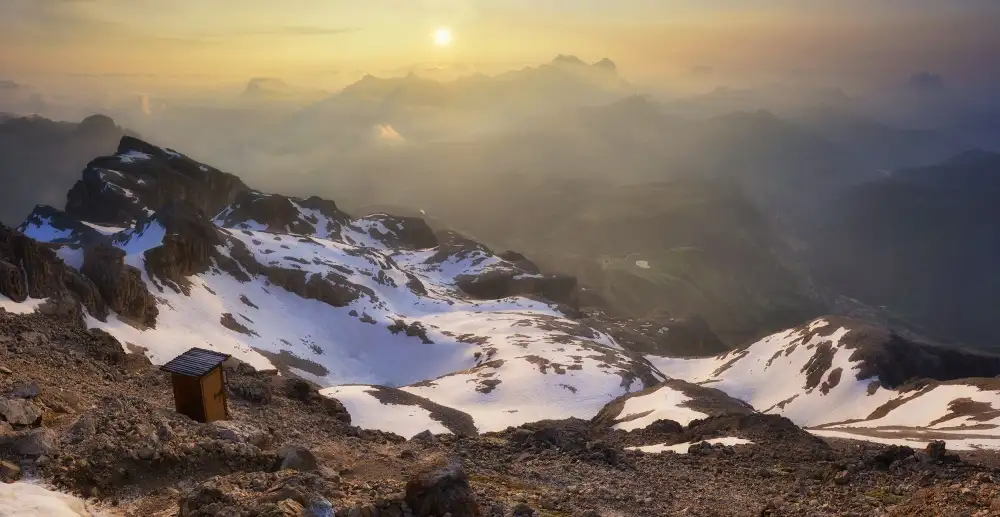 dem, Auf Andrea: The Most panoramic WC in the world (3253 Mt high)