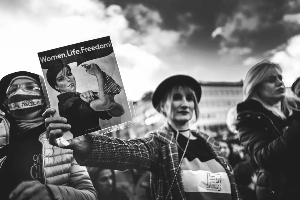 Ogazzi, Alex: Woman, Life, Freedom