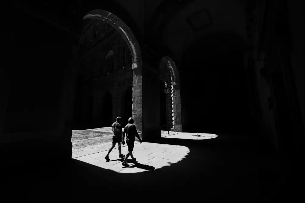 Uhrin, Milan: Between the arches