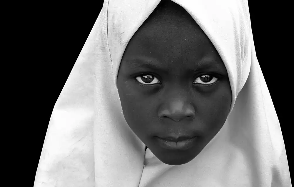 Perovich, Irene: Intense look of a Zanzibar girl