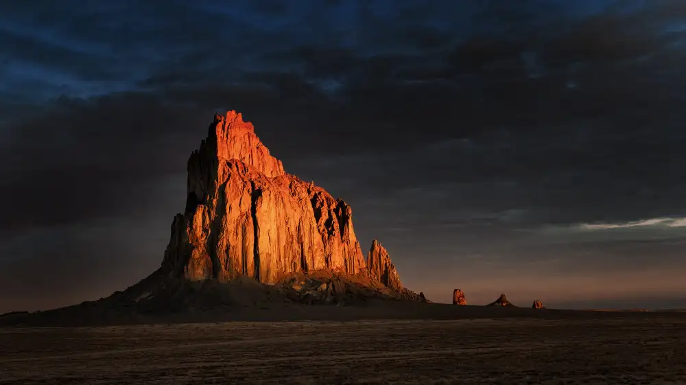 W, Joanna: Golden Mountain