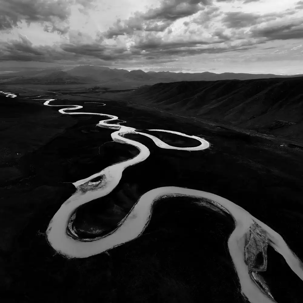 konglingming: Un río serpenteante