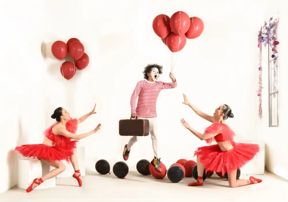 Aditya, Rawisyah: Fliegender Clown