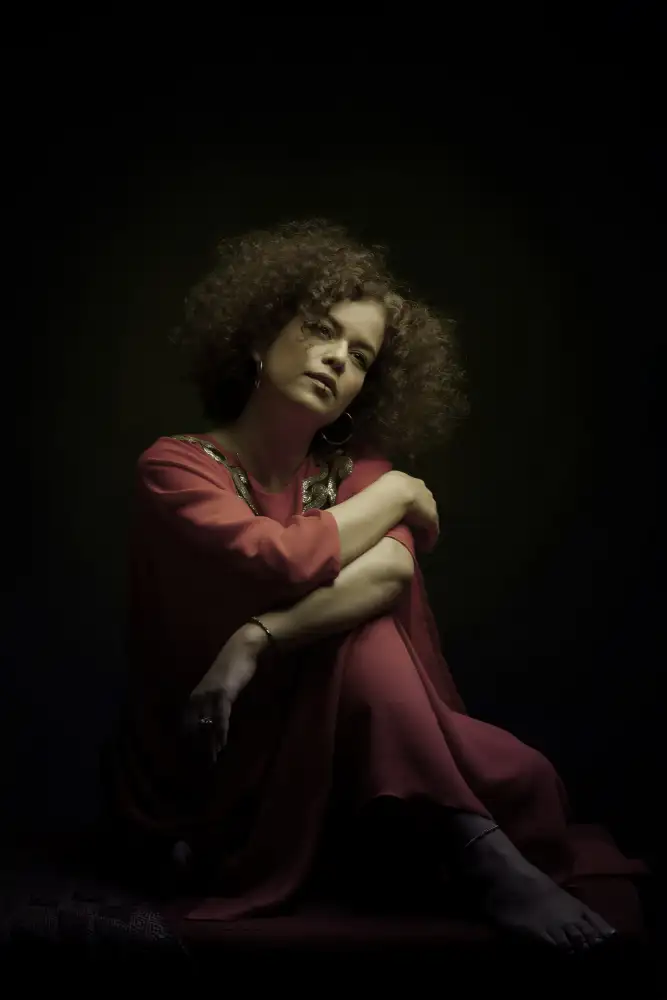 Hasheminasab, Moein: Ragazza persiana