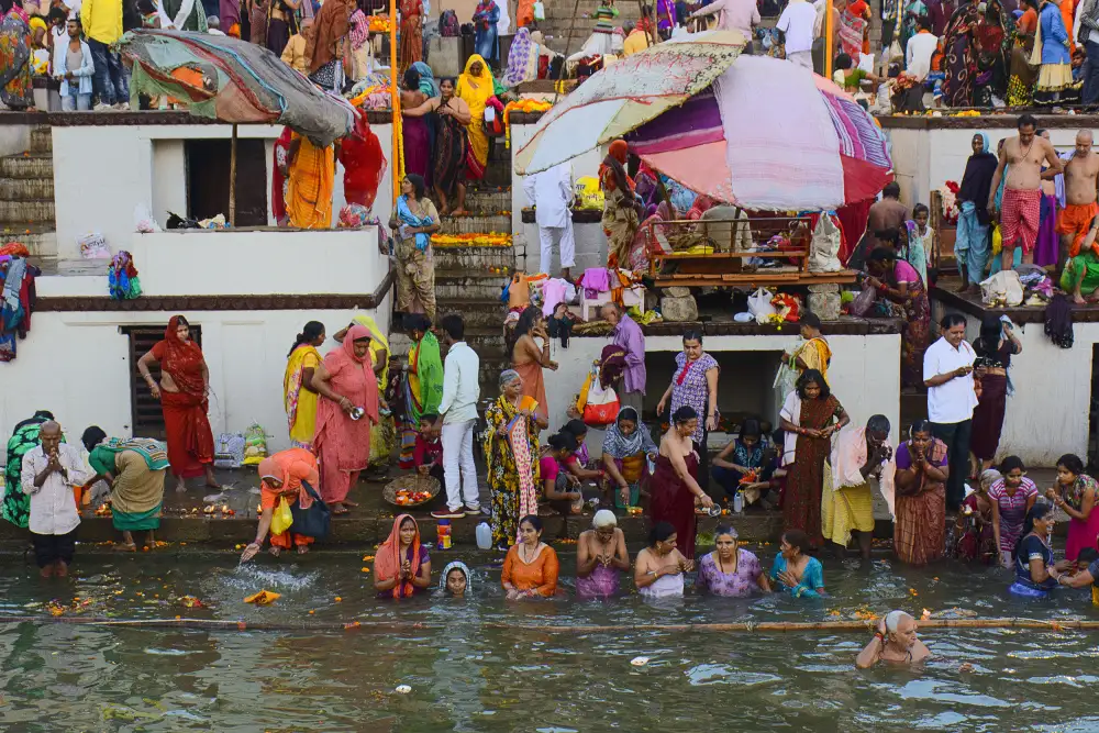 Nandi, Shaibal: Il bagno dei devoti
