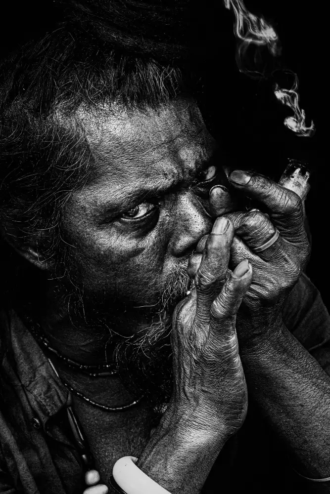DAS, CHANDRA JAYATU: SMOKING