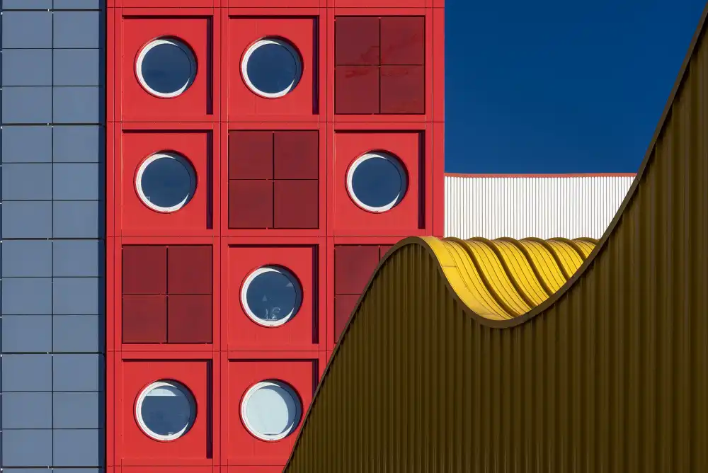 Forster, Georges: Red office building