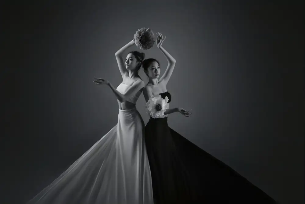 Catherine, W.: Flower Girls