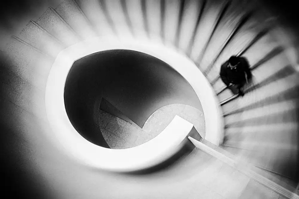 Tänzer, Ina: round stairs