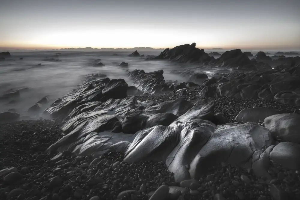 Nagase, Akira: Morning light illuminating the rock face