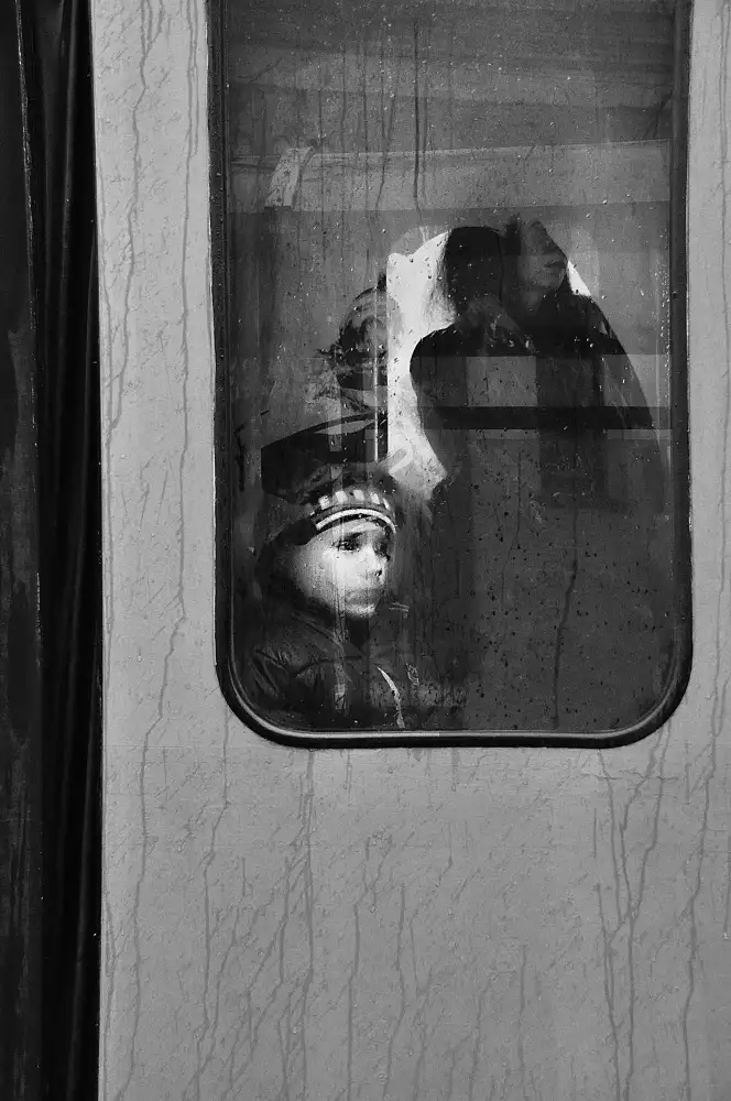 Gabor, Nicoleta: november passengers