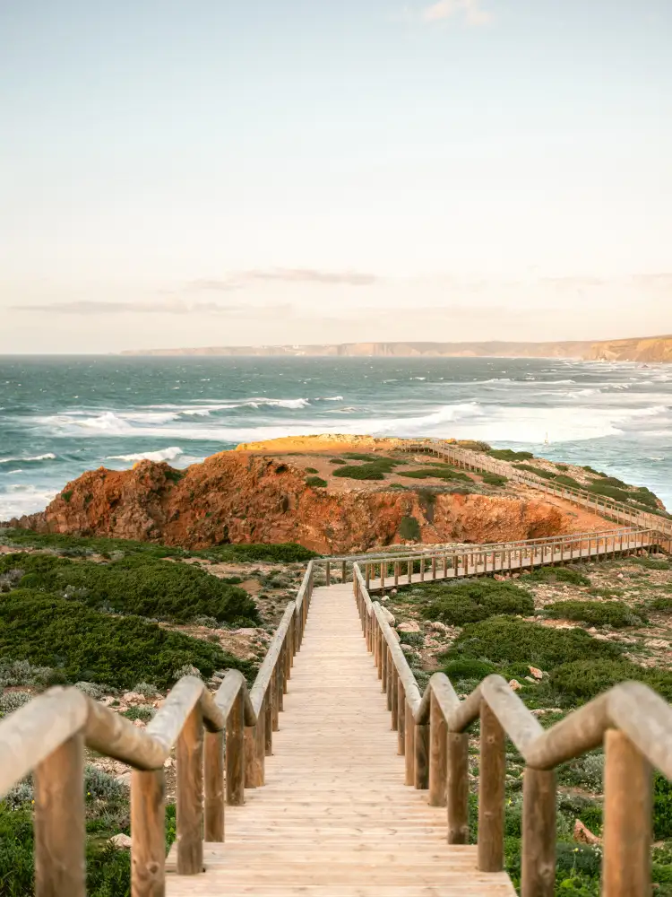 Zwart, Raisa: Walkway into the Algarve